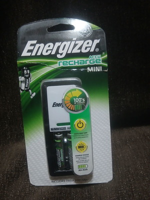 Φορτιστής πρίζας Energizer Mini 2 θέσεων με επαναφορτιζόμενες μπαταρίες AA AAA καινούργιο
