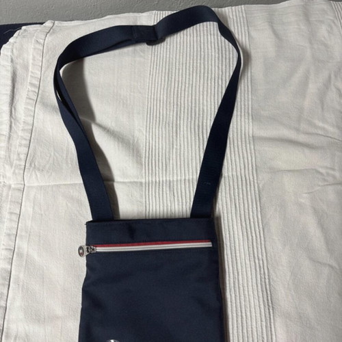 Champion Crossbody Bag like new, dark blue