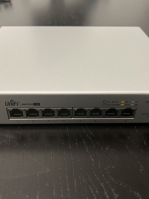 Ubiquiti UniFi Switch 8 150W μεταχειρισμένο με καλώδιο τροφοδοσίας