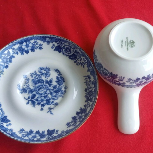 Vintage sauce boat from German porcelain Hutschenreuther like new