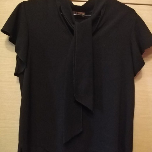 Blouse with scarf like new, black