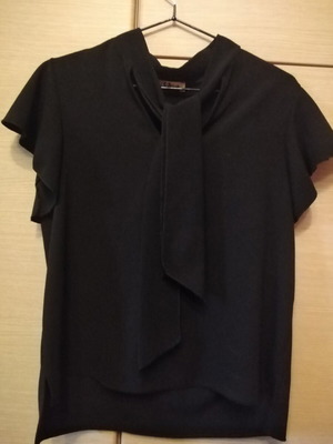 Blouse with scarf like new, black