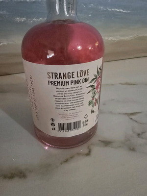 Strange Luve Premium Gin Pink 700ml new, sealed bottle