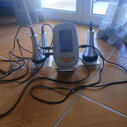 R.F professional machine for cellulite, localized fat and facial wrinkles