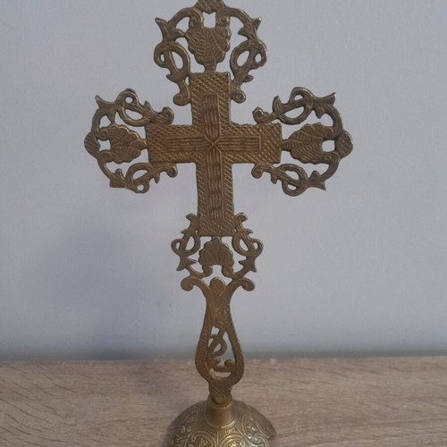 Bronze cross old, new in excellent condition