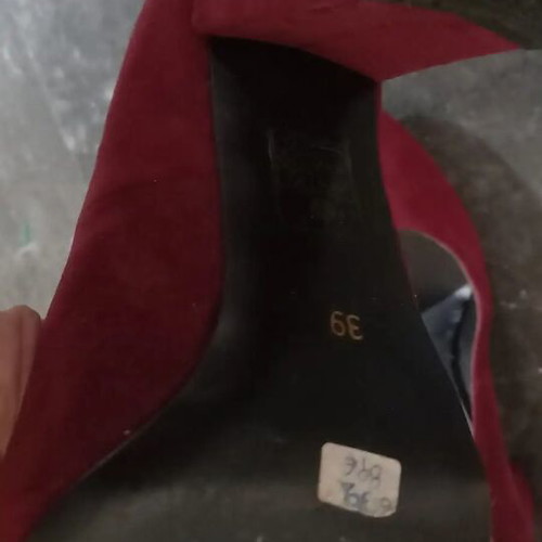 Eleins burgundy pumps size 39 like new
