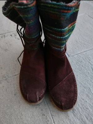 Toms boots new brown suede with colorful knitted gaiter