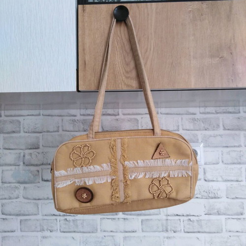 Boho shoulder bag beige like new with fringes