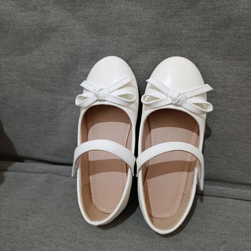 White ballerina shoes size 29 new with scratch fastening