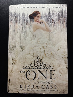 The One by Kiera Cass book like new, English