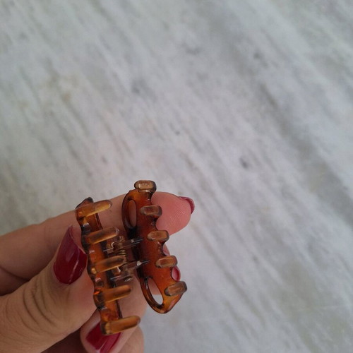 Brown hair clip medium size used