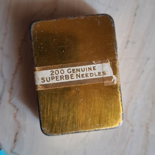 Columbia phonograph needles used, box with 40 pieces