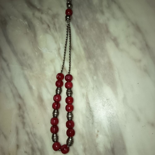 Greek komboloi with 15 red and 6 silver beads, like new