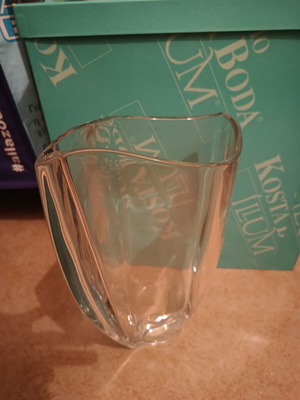 Costa Boda vase like new, heavy crystal