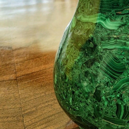 Pair of 19th century Russian vases made of natural malachite like new