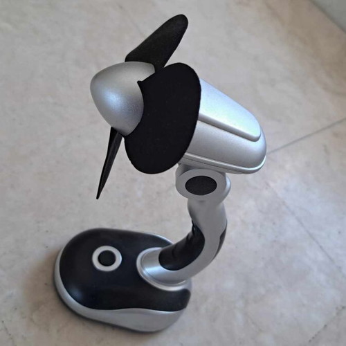 Handheld fan like new
