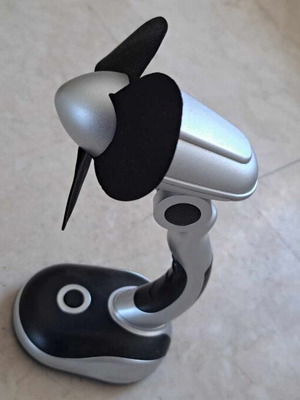 Handheld fan like new