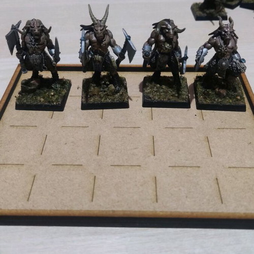 Warhammer Age of Sigmar 35 figures like new, collectible