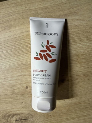 Dust and Cream Superfoods κρέμα σώματος με γκότζι μπέρι 200ml