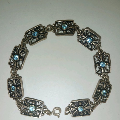 Vintage 925 silver bracelet like new with blue filigree stones