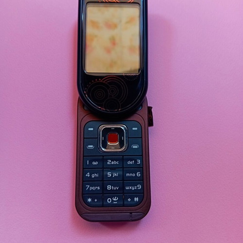 Nokia 7373 flip phone L'Amour Collection with original headphones