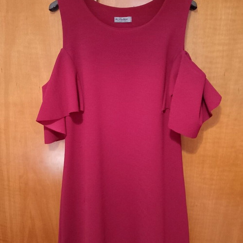 Dress with cold shoulders, burgundy, like new, winter mini