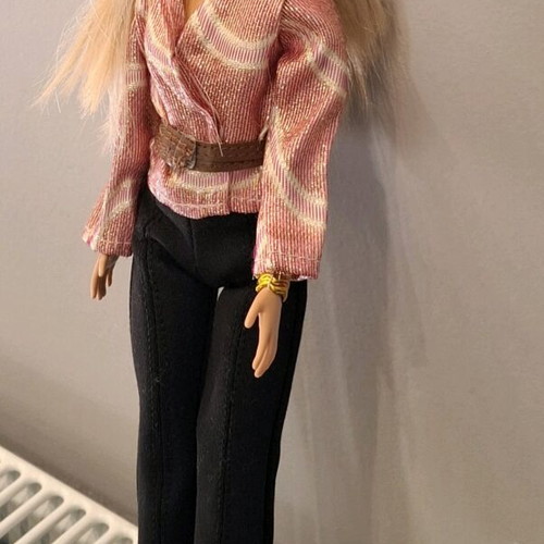 Barbie Mattel in Celebrity Suit like new