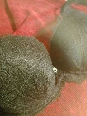 Lace push up bra like new, black