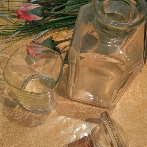 Crystal bottle and 6 crystal glasses like new