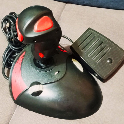 Vintage QuickShot Strato Warrior QS-216 joystick and accelerator pedals like new for PC