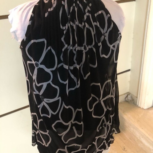 Women's sleeveless blouse like new, patterned, black and gray