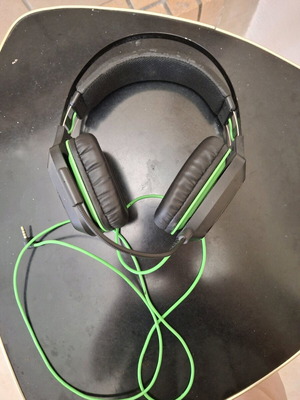 Razer Electra v2 използвани жични слушалки с жак и USB адаптер