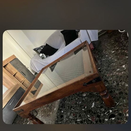 Τραπεζάκι σαλονιού με τζάμι από ινδικό ξύλο σαν καινούργιο