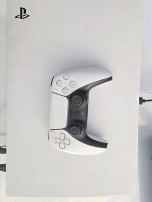 PlayStation 5 конзола употребявана с 1 контролер, 1TB памет