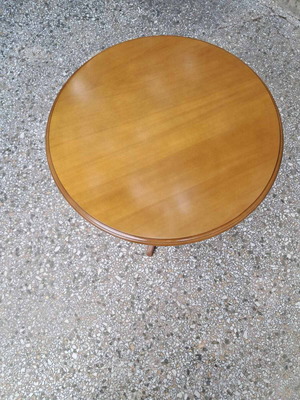 Solid wood round coffee table like new