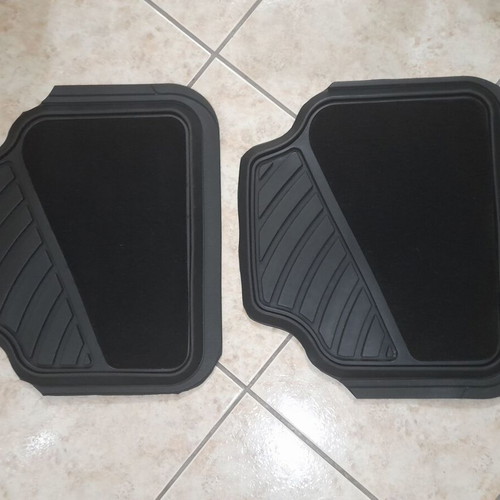 Car Floor Mats Set 4 Pieces Black Rubber and Carpet Like New