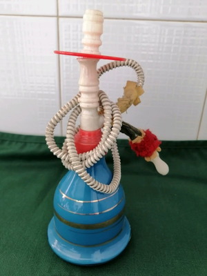 Ναργιλές μικρός σαν καινούργιο, πολύ παλιός