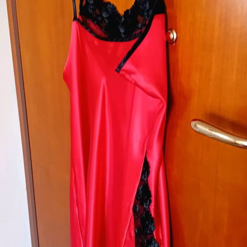Satin robe and nightgown set with black lace, like new, red by Rachel