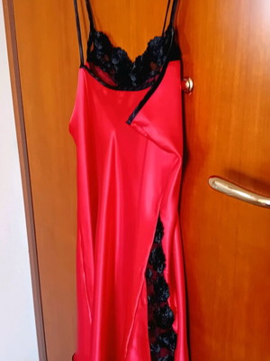 Satin robe and nightgown set with black lace, like new, red by Rachel