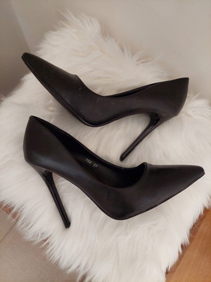 GoGo Shoes black leather high heels used, size 37