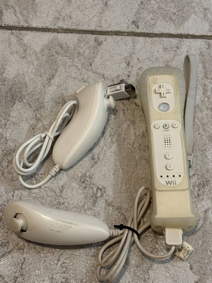 Nintendo Wii комплект контролери употребявани с MotionPlus и 2 Nunchuk