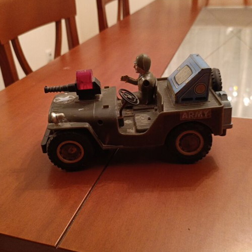 Lyra Jeep 1970 vintage toy, used with missing parts