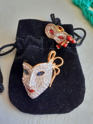 Swarovski Mask Pin Brooch with Clear Crystals, new