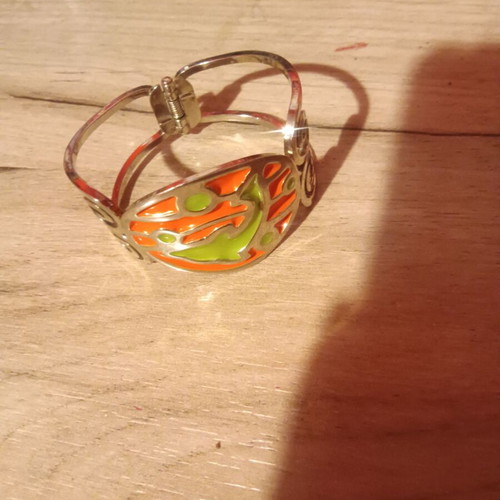 Bracelet with dolphin design, new