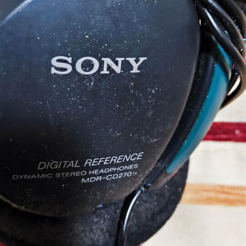 Sony and Philips headphones used, 3 pieces, wired