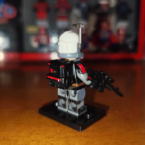 Crosshair figure from Star Wars used, like new, with accessories