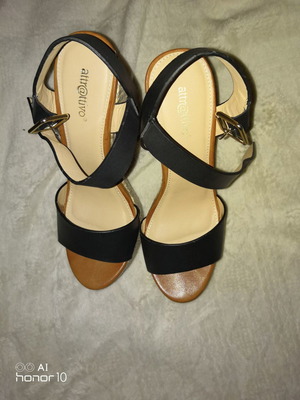 Attrattivo sandals lightly used, size 39, black