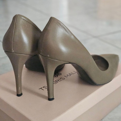 Tsakiris Mallas 10cm leather stiletto pumps with gold detail, size 41