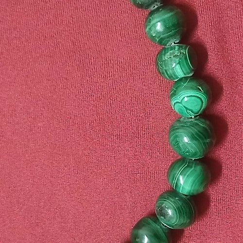 Vintage necklace with malachite semiprecious stones, like new