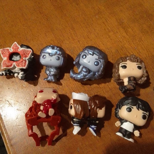 Stranger Things Kinder Joy figures like new, set of 7